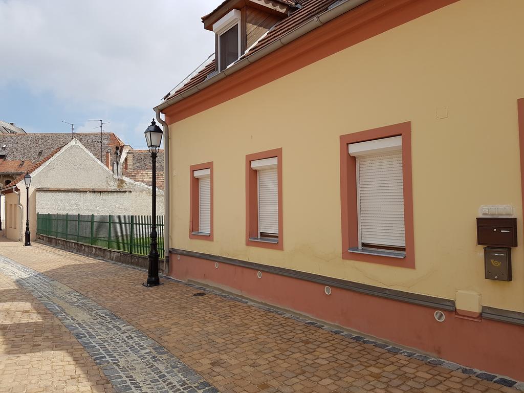 Apartman Kaszas Central Mosonmagyaróvár Exterior foto